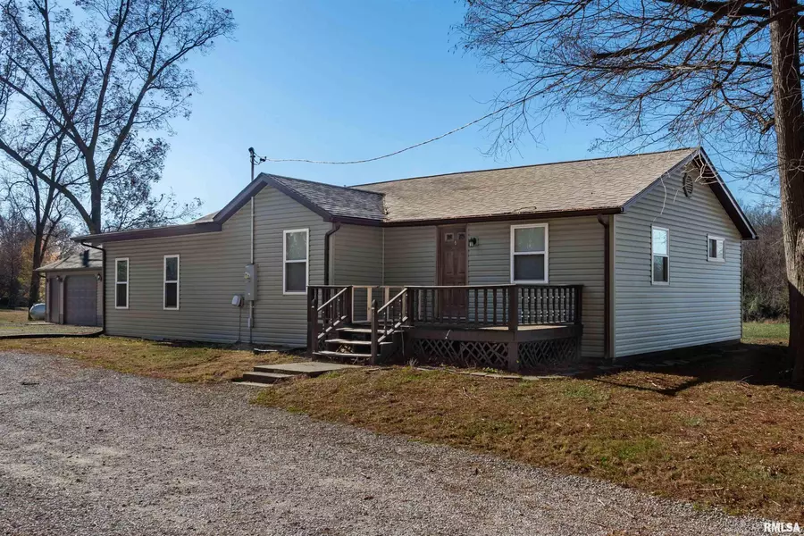 895 E COLE ST, Duquoin, IL 62832