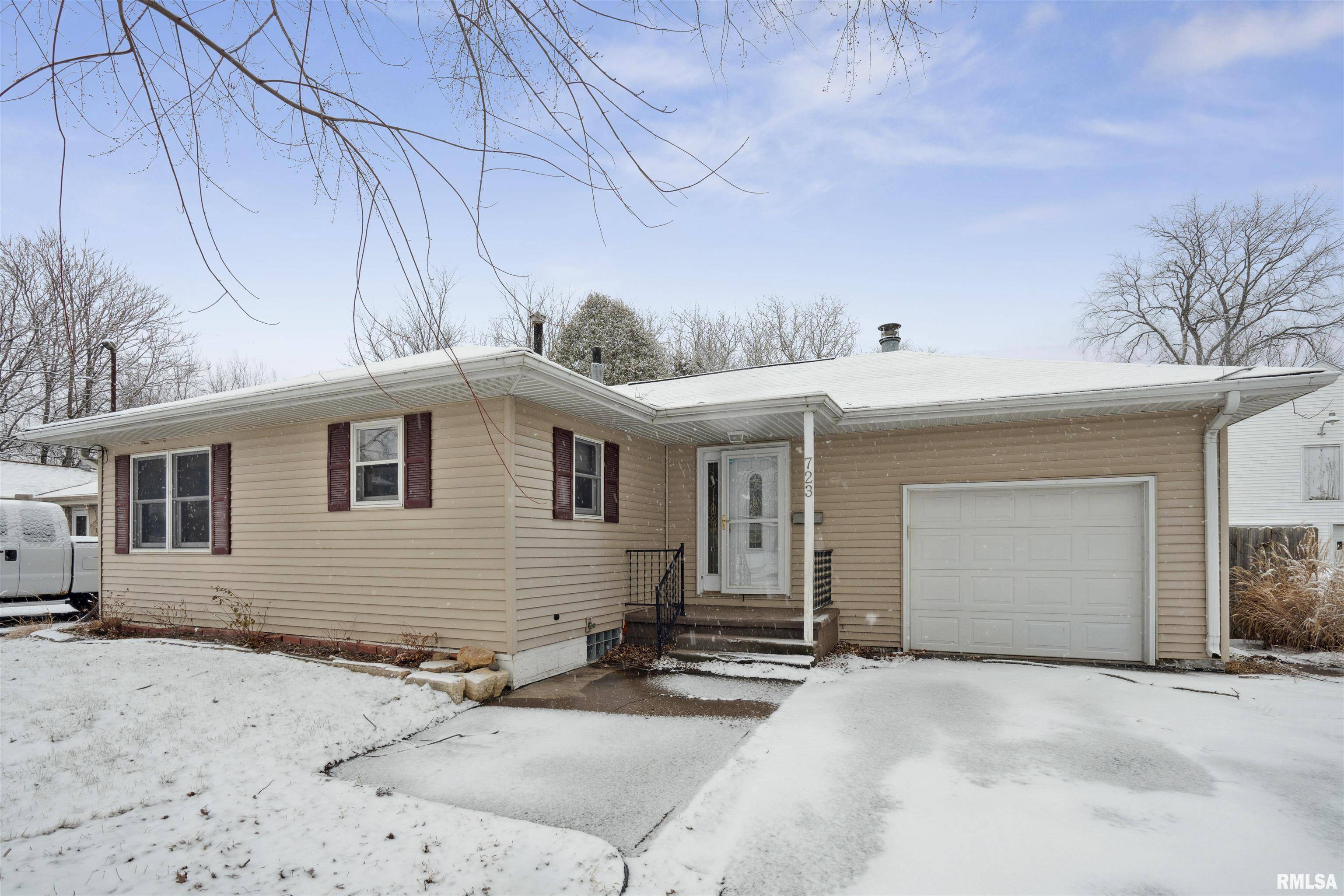 723 31ST ST, Bettendorf, IA 52722