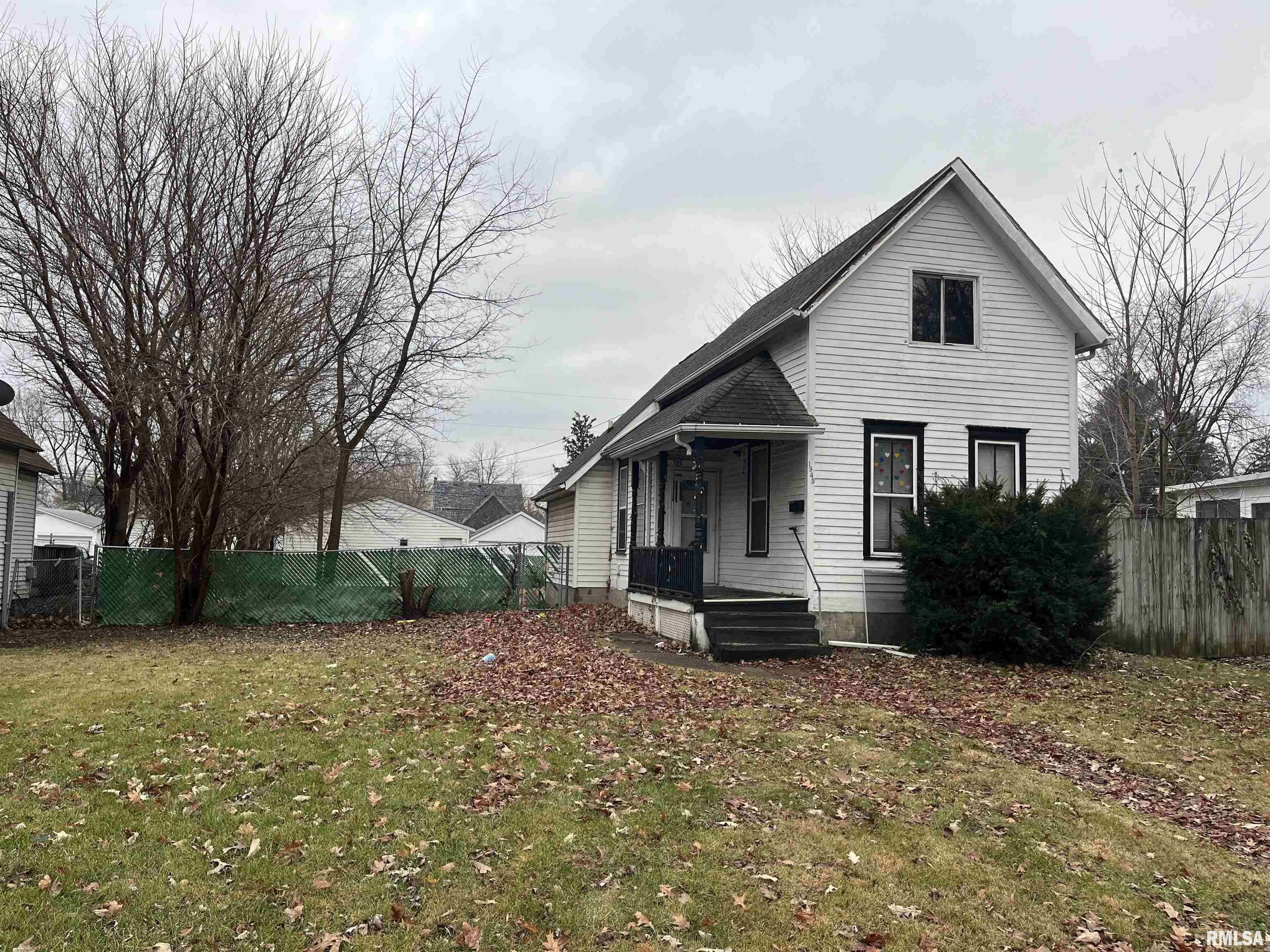 1945 W 2ND ST, Davenport, IA 52802