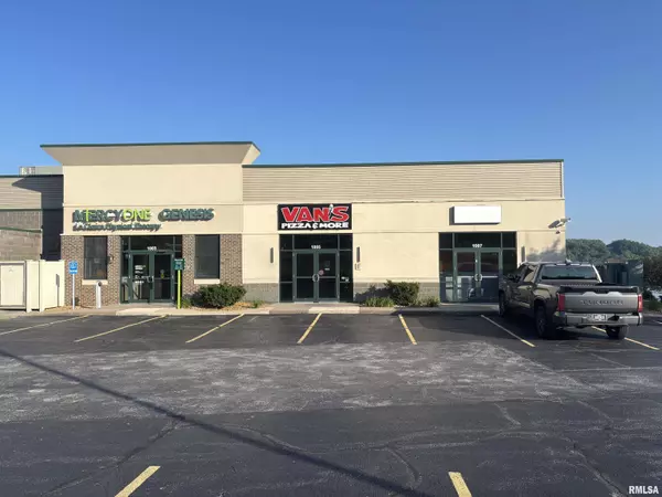 Le Claire, IA 52753,1007 SW CANAL SHORE DR