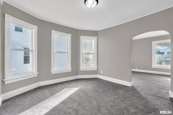 Davenport, IA 52802,1808 W 8TH ST