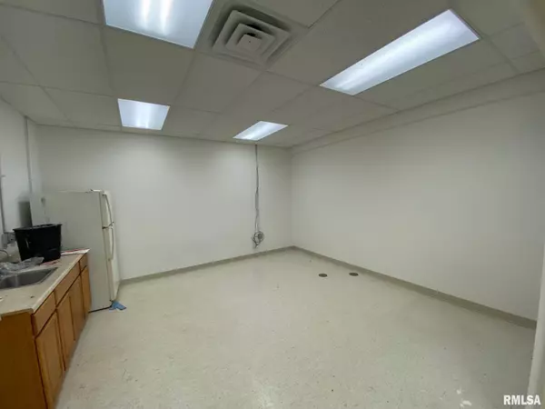 Davenport, IA 52807,5000 TREMONT AVE #402