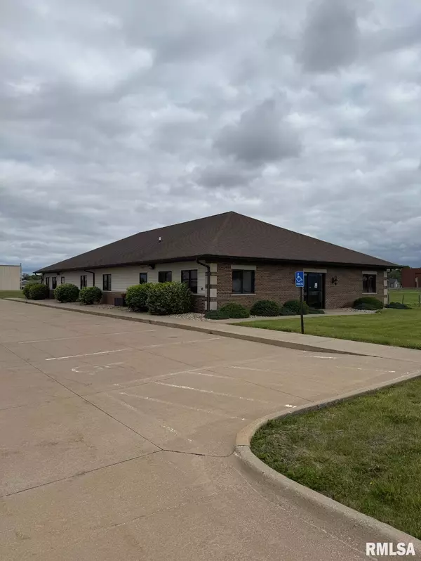 1001 N G ST, Monmouth, IL 61452