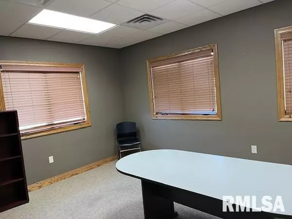 Monmouth, IL 61452,1001 N G ST