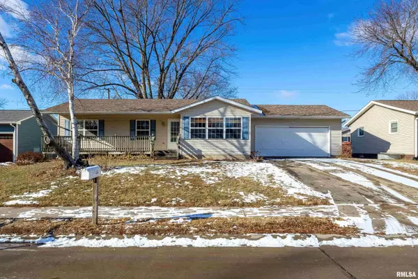 Eldridge, IA 52748,504 N 5TH PL