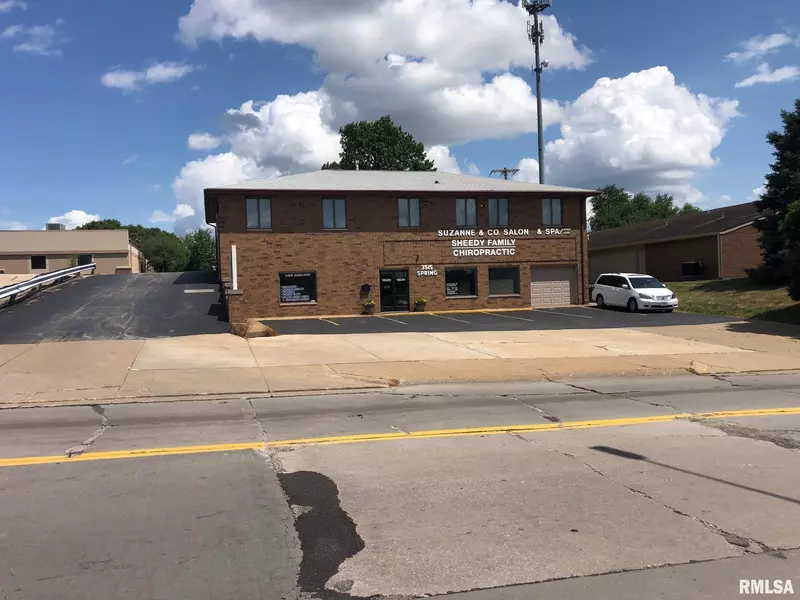 3515 SPRING ST, Davenport, IA 52807