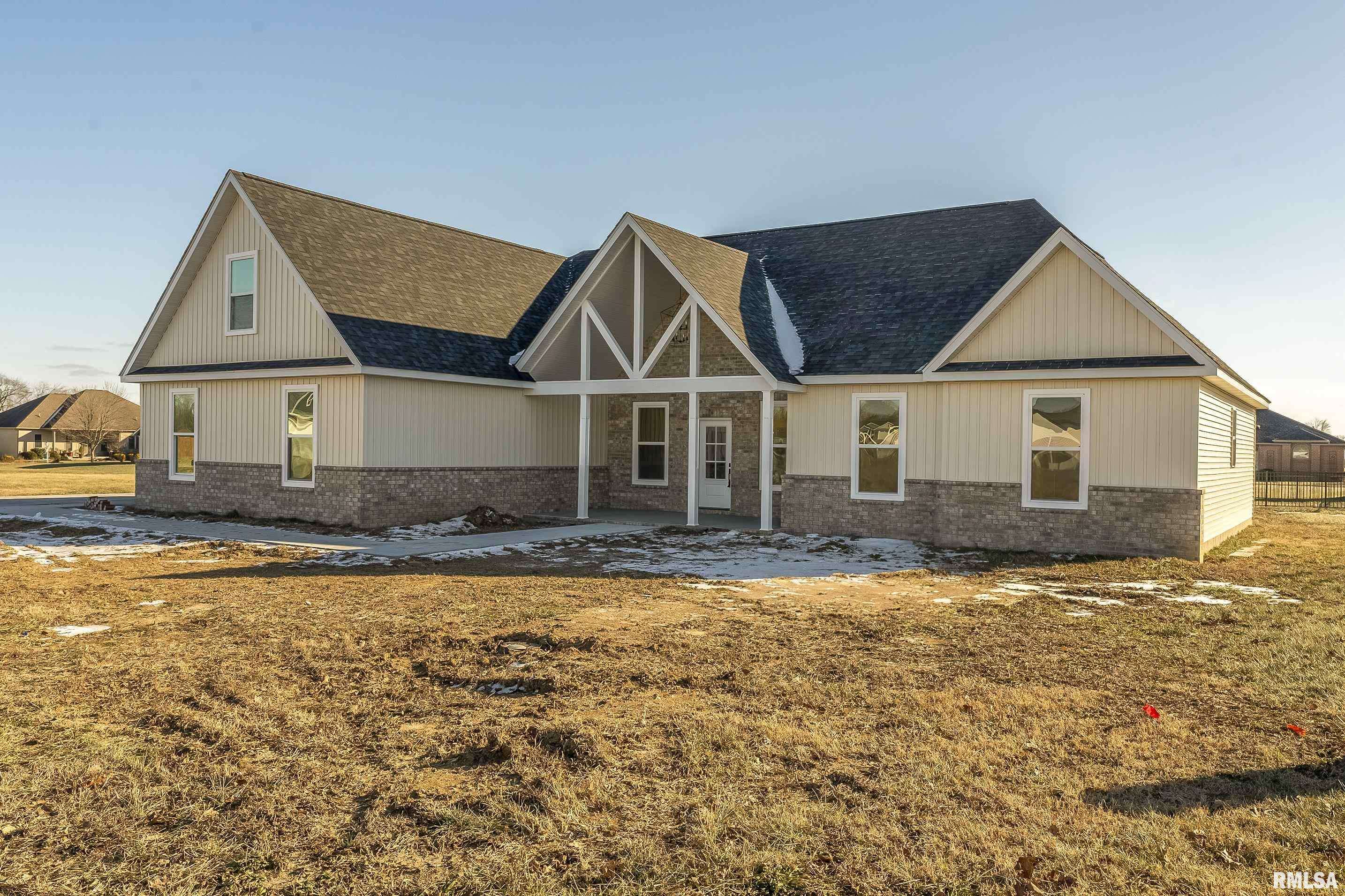1113 Early Bird LN, Marion, IL 62959