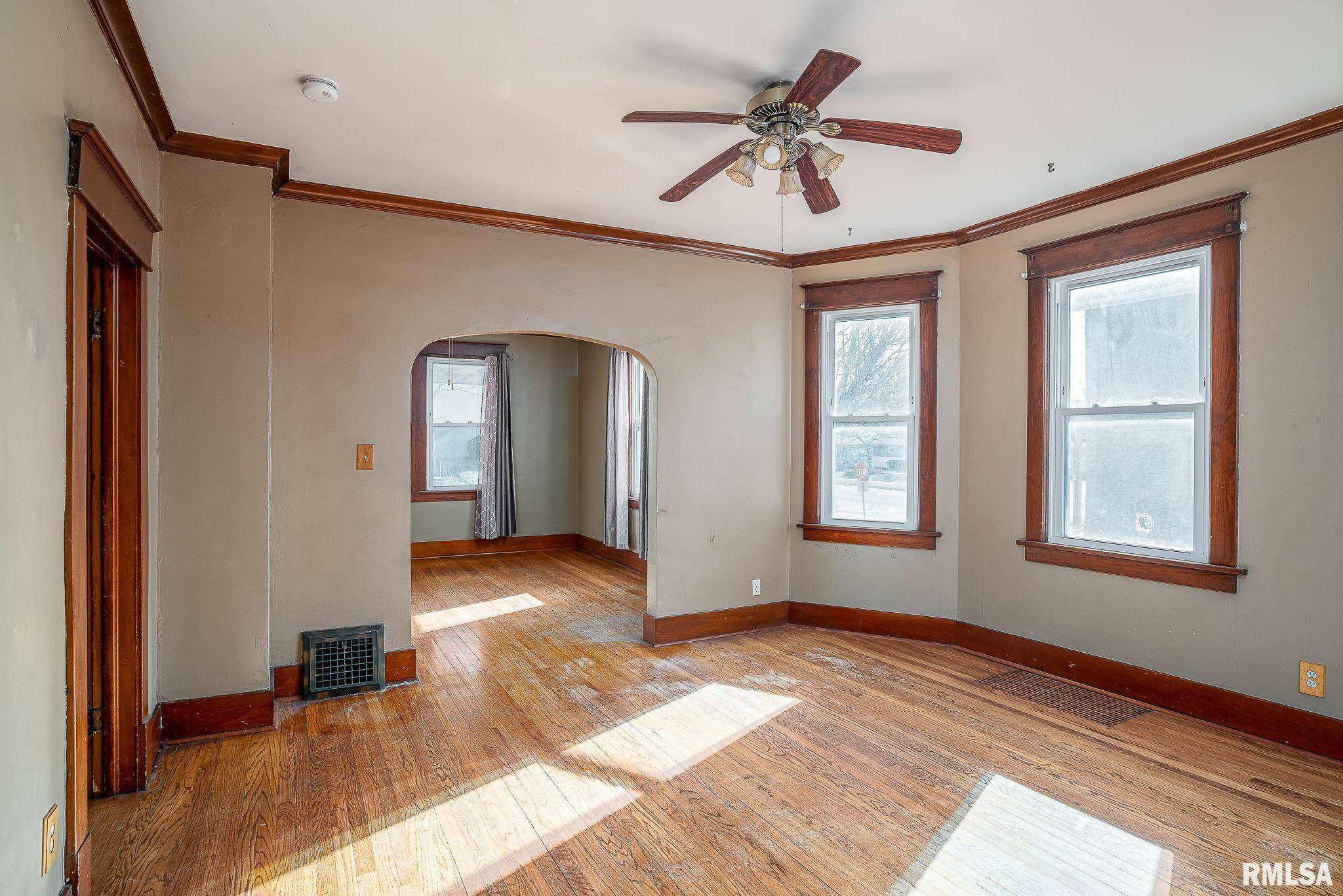 Moline, IL 61265,1441 10TH ST