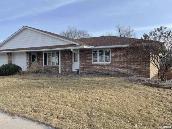 411 E 7TH ST #4, De Witt, IA 52742