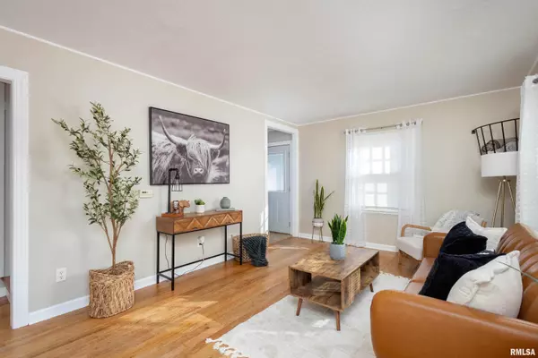 Bettendorf, IA 52722,2950 BELLEVUE AVE