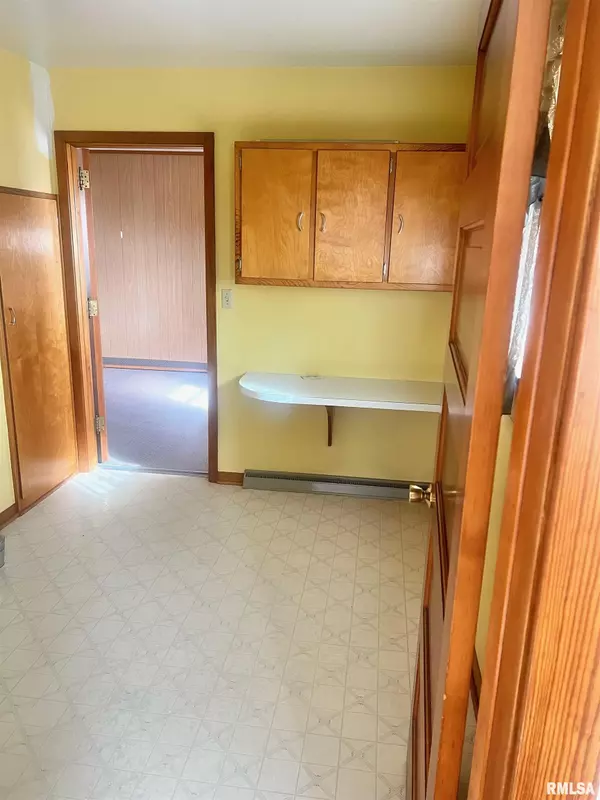 Calamus, IA 52729,102 Creek RD