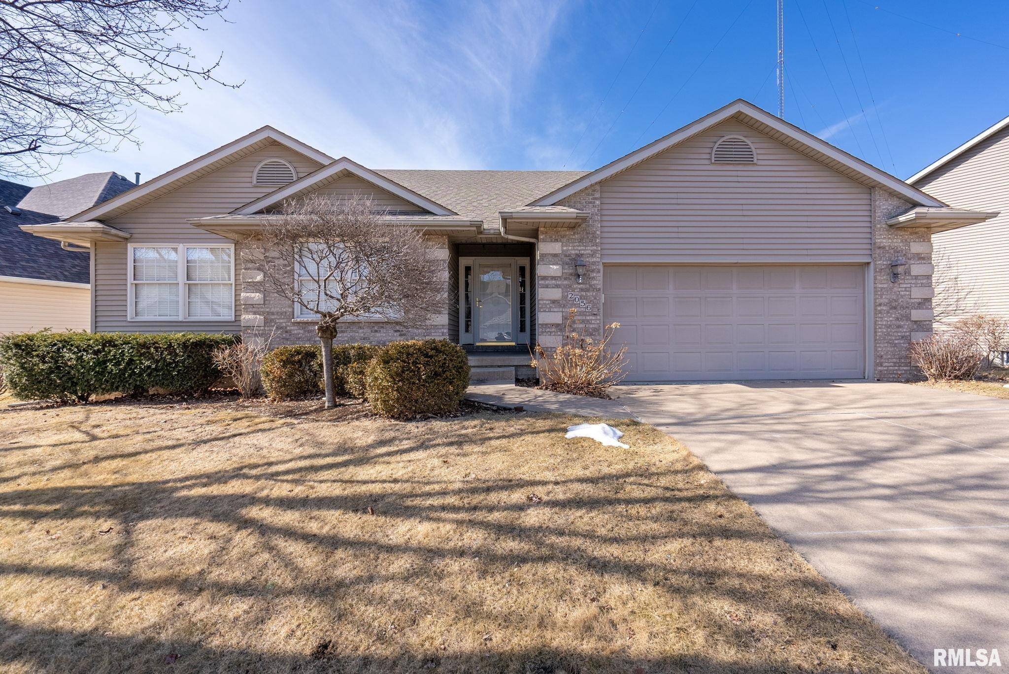 2056 PLUM TREE RD, Bettendorf, IA 52722