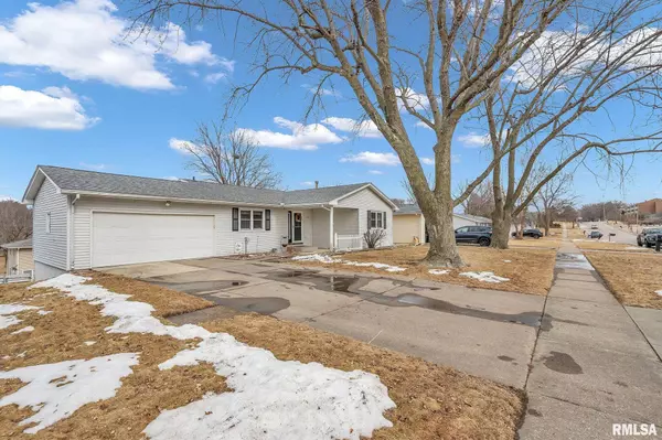 Bettendorf, IA 52722,3116 MAPLECREST RD