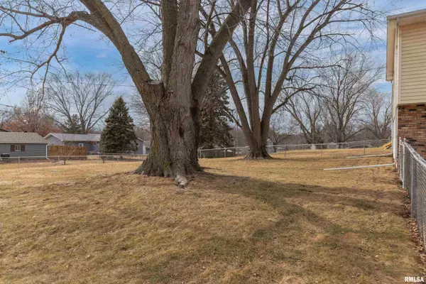 Davenport, IA 52806,4324 N LINCOLN AVE