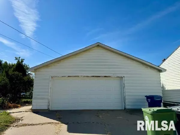 Clinton, IA 52732,2349 N 8TH ST