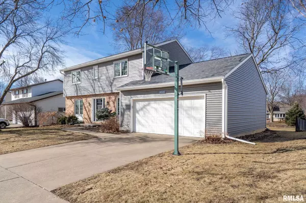 Bettendorf, IA 52722,4525 ASPEN HILLS CIR