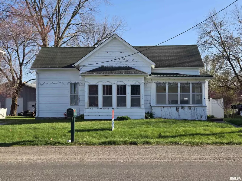 203 E MAIN ST, Clayton, IL 62324