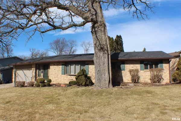 4530 CANTERBURY LN,  Davenport,  IA 52806