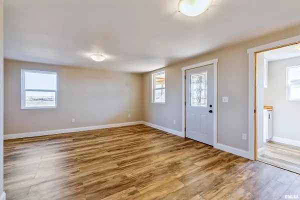 Charlotte, IA 52731,33286 12TH ST