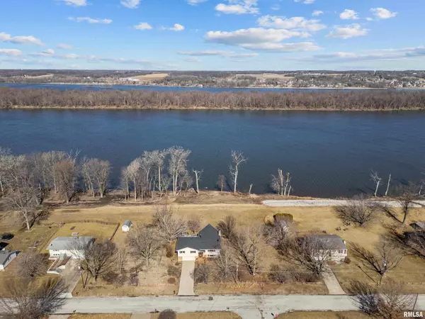 Andalusia, IL 61232,833 2ND Avenue West