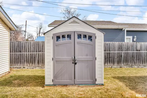 Davenport, IA 52802,3836 PEARL AVE