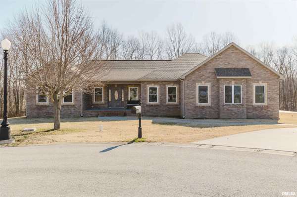 1621 S Eugene LN,  Marion,  IL 62959