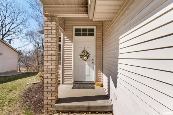 Hampton, IL 61256,17 CHERRY HL
