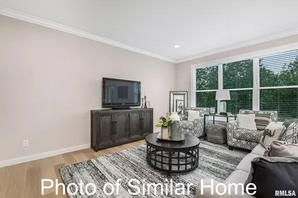 Bettendorf, IA 52722,3814 ORCHARD DR