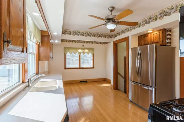 Davenport, IA 52804,3237 W LOCUST ST