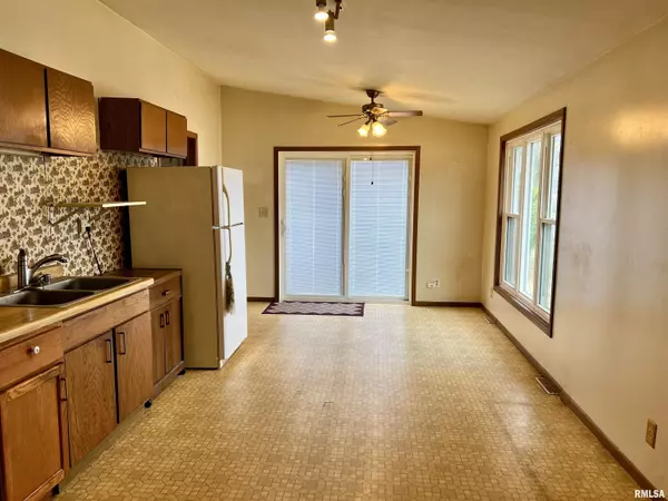 Muscatine, IA 52761,1908 SAMPSON ST