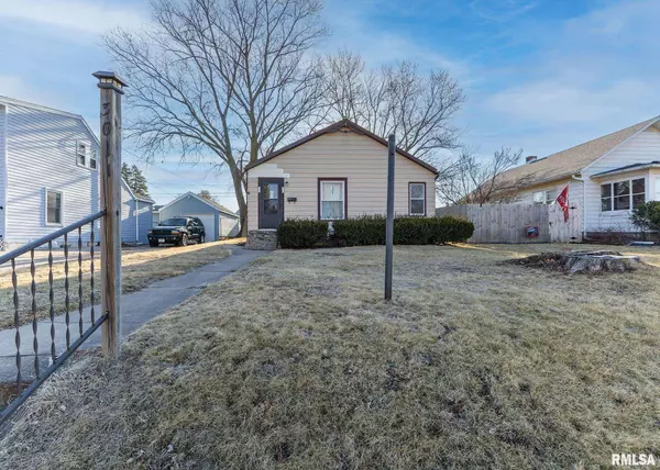 3011 N 3RD ST,  Clinton,  IA 52732