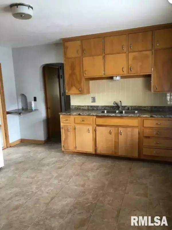 Davenport, IA 52804,1025 W LOMBARD ST