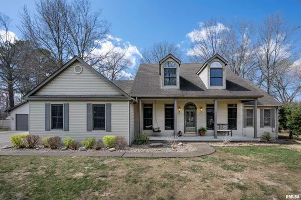 105 Quail Run DR, Carterville, IL 62918