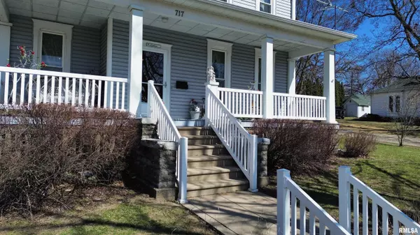 Fulton, IL 61252,717 11TH AVE