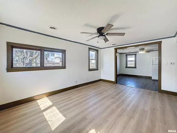 Milan, IL 61264-3727,211 106TH Avenue West