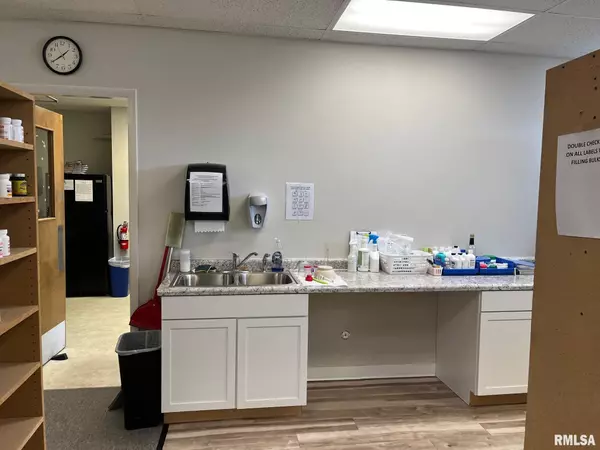Davenport, IA 52807,5217 GRAND AVE