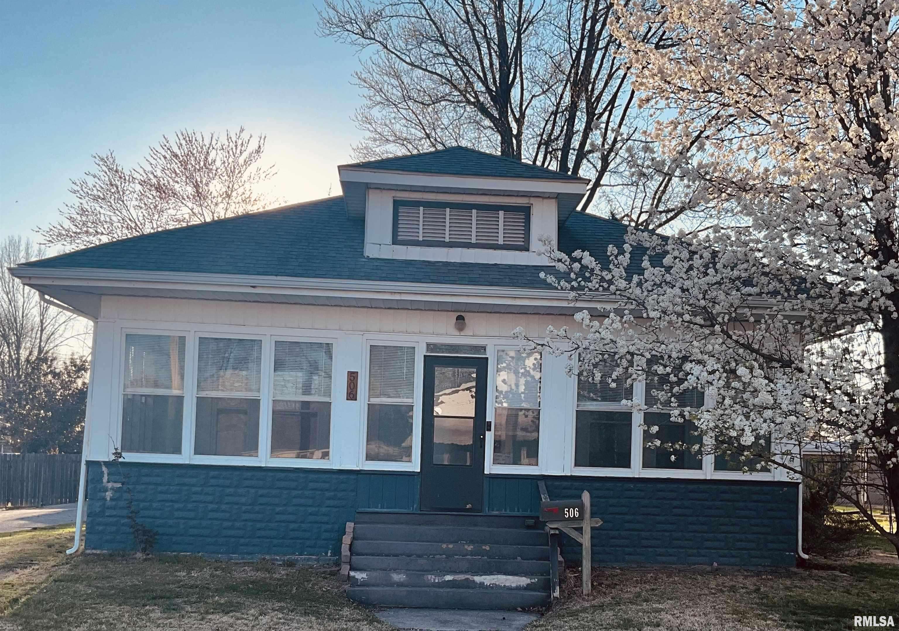 506 S VICKSBURG ST, Marion, IL 62959