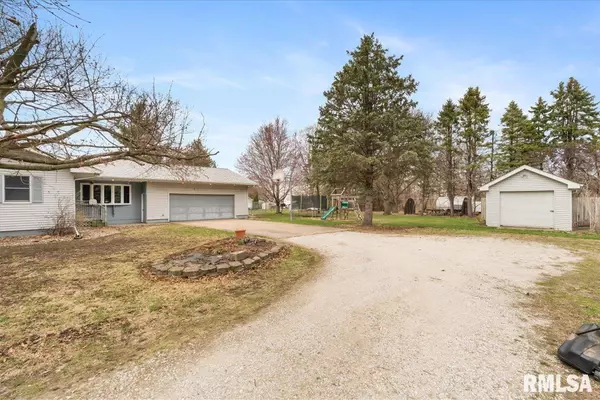 Andover, IL 61233,414 6TH ST