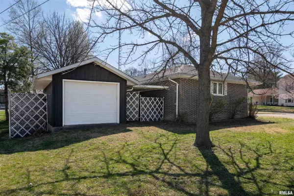 Duquoin, IL 62832,401 E PARK ST