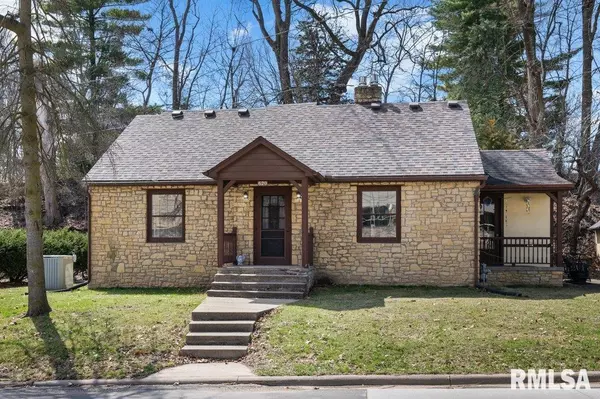 620 THORWALDSEN PL,  Clinton,  IA 52732