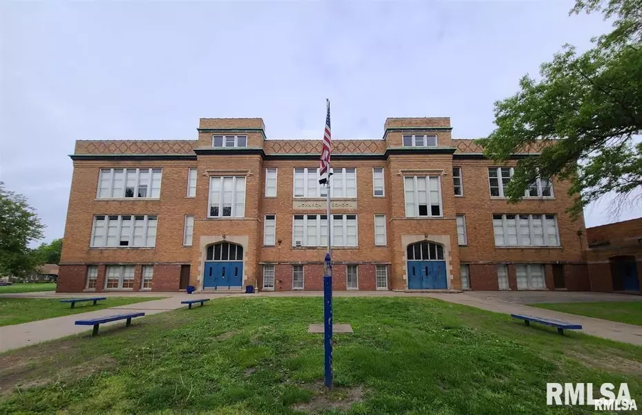 1730 WILKES AVE #13, Davenport, IA 52804