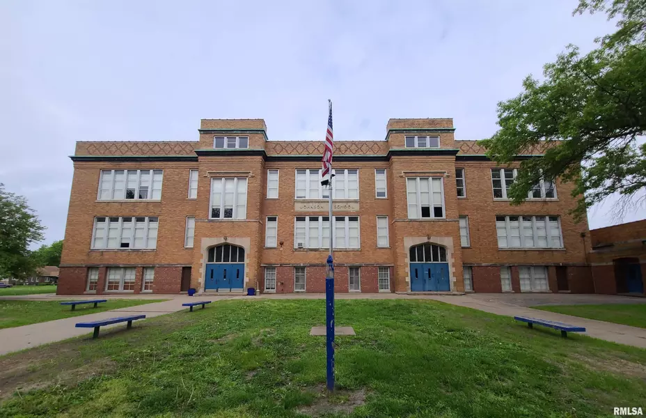 1730 WILKES AVE #32, Davenport, IA 52804