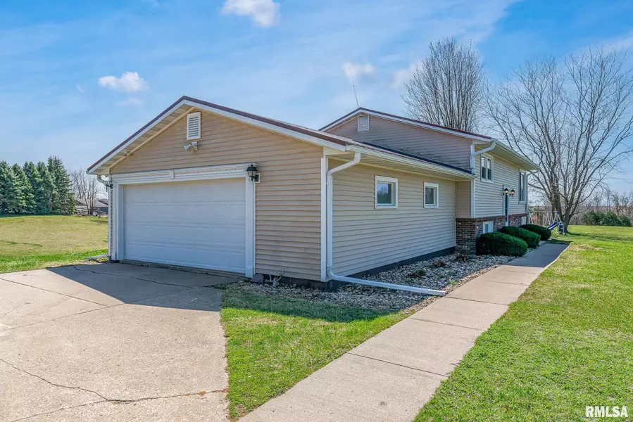 1791 261ST ST, Milan, IL 61264