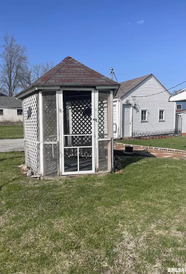 Buffalo, IA 52728,730 3RD ST