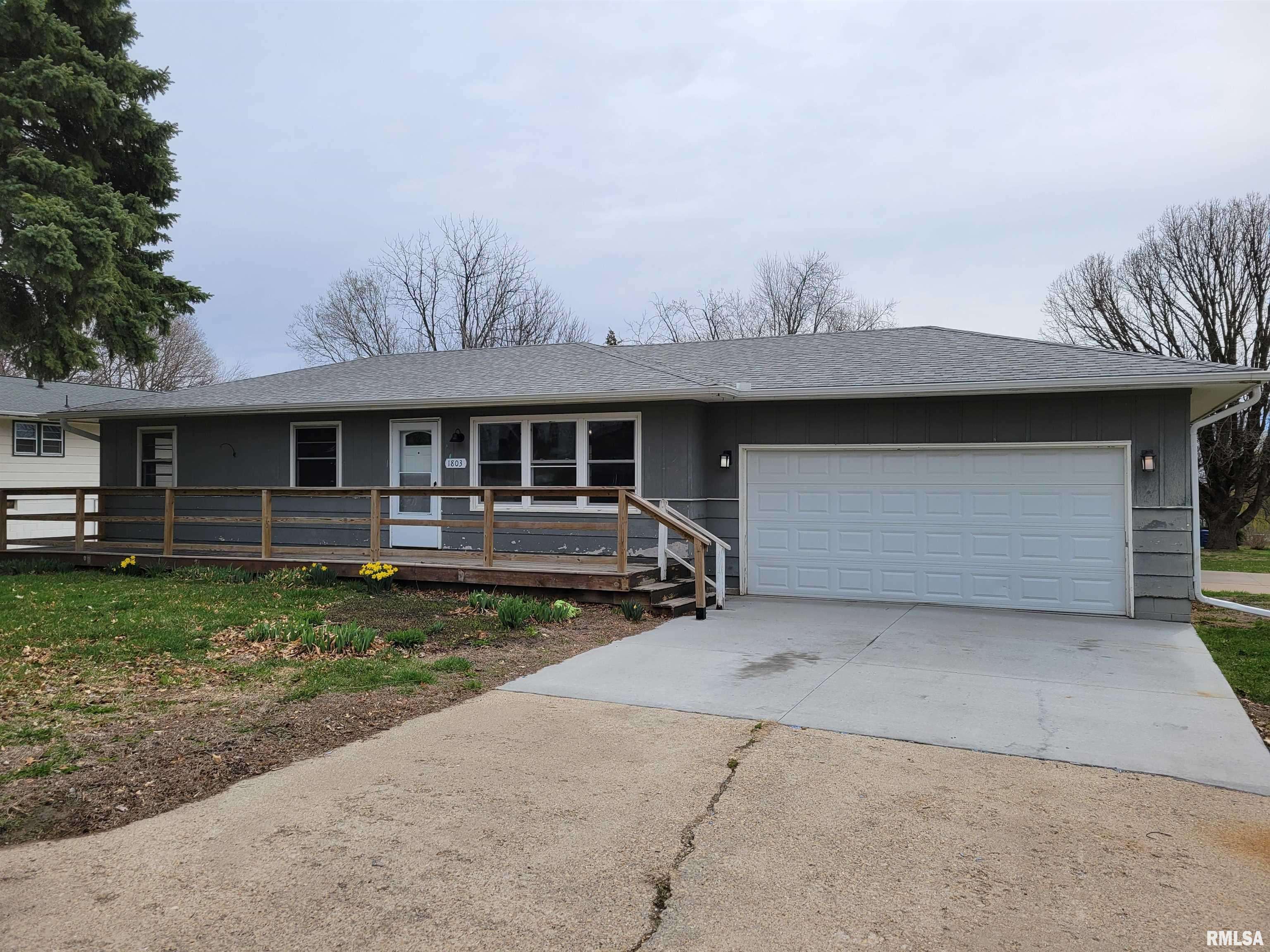 Clinton, IA 52732,1803 N 7TH ST