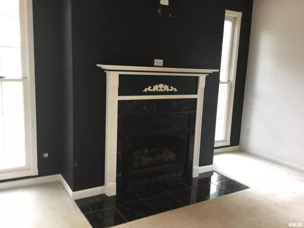 Anna, IL 62906,109 EVERGREEN DR