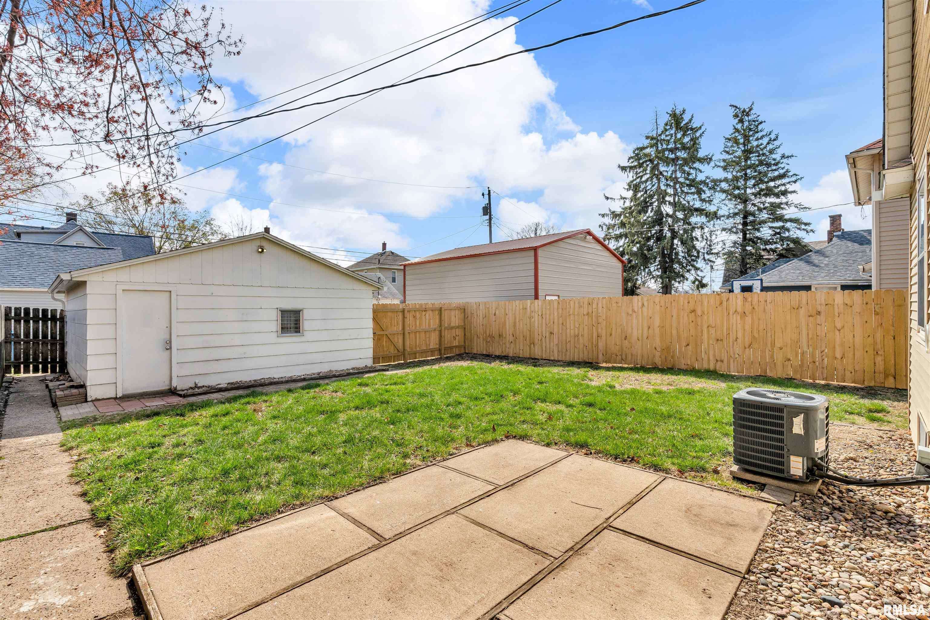 Rock Island, IL 61201,1433 40TH ST