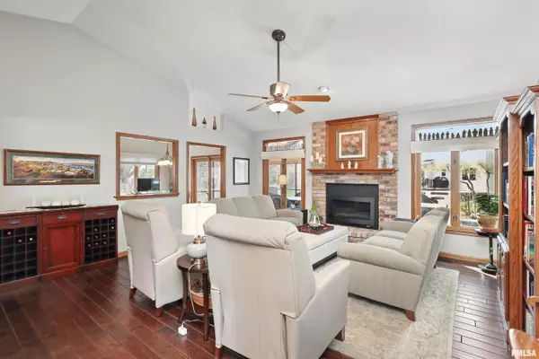 Bettendorf, IA 52722,2535 CHESTERFIELD DR