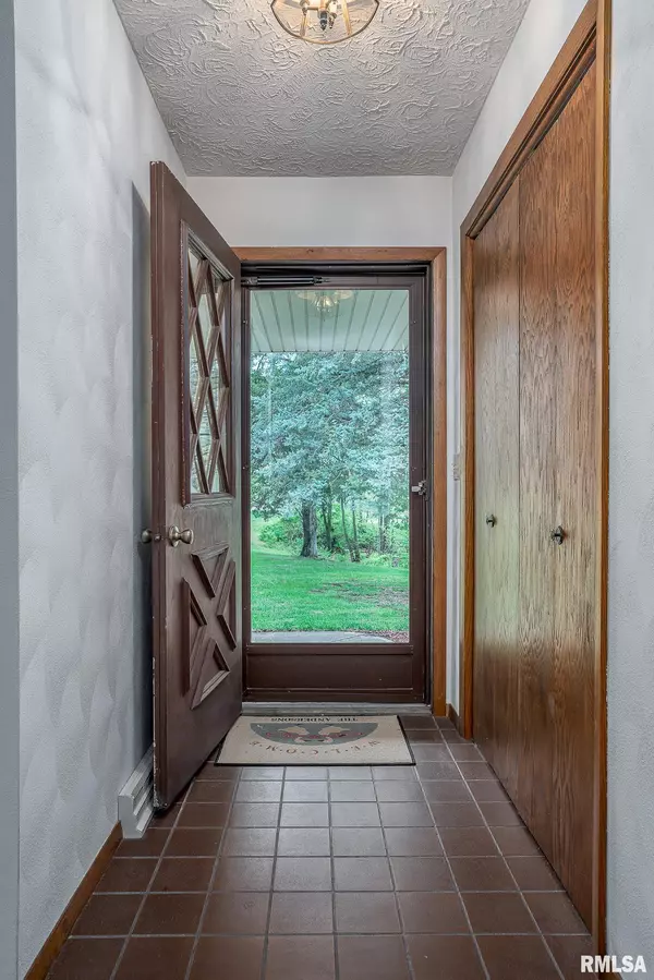 Taylor Ridge, IL 61284-9654,9211 88TH Street West