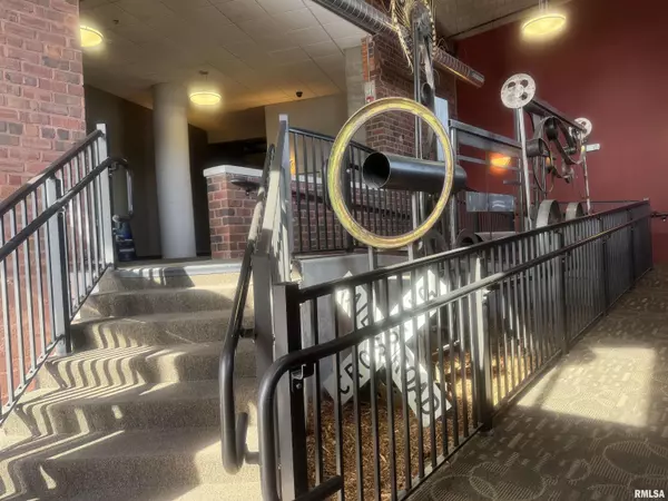 Rock Island, IL 61201,100 19TH ST